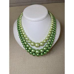 Vintage 1950's Green Beaded Necklace